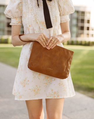 Azaria Doux Clutch