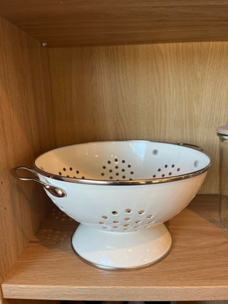 White medal strainer