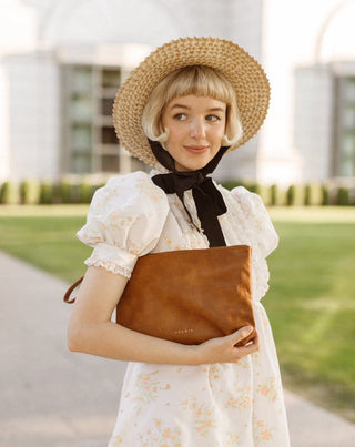 Azaria Doux Clutch