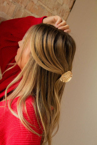 Small Gold Seashell Claw Clip